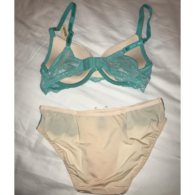 Victoria's Secret(ヴィクトリアズシークレット)のビクシー 新品ブラ/ショーツセット♡ レディースの下着/アンダーウェア(ブラ&ショーツセット)の商品写真