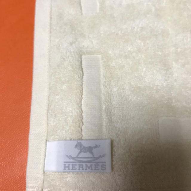 Hermes(エルメス)のHERMES ベビータオル オフホワイト インテリア/住まい/日用品の日用品/生活雑貨/旅行(タオル/バス用品)の商品写真