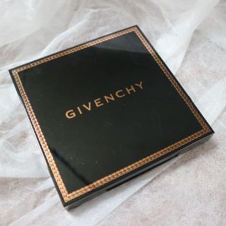 ジバンシィ(GIVENCHY)のえむ様 GIVENCHY　フェイスパウダー　ハイライト(フェイスパウダー)