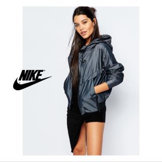 ナイキ(NIKE)の《新品送料無料》グレー NIKE ナイロンパーカー (パーカー)