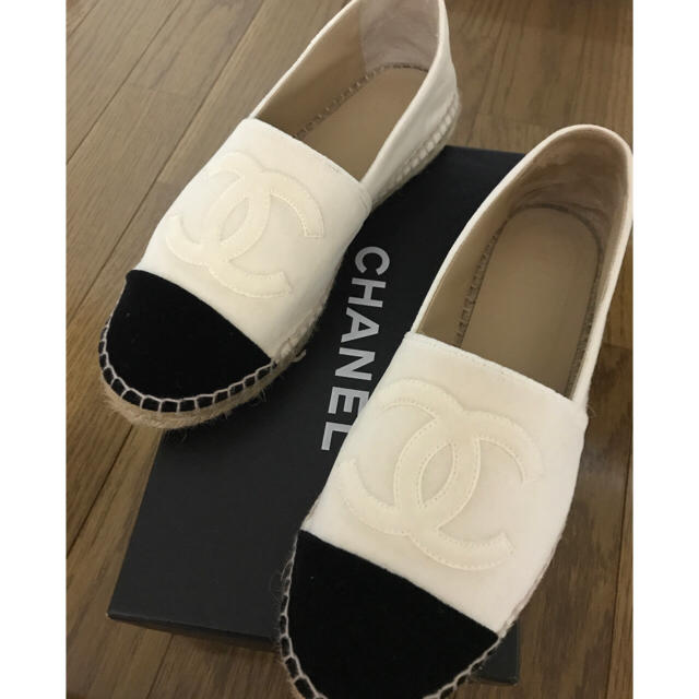 CHANEL(シャネル)の【MIMI様専用☆】シャネル エスパドリーユ39CHANEL スリッポン レディースの靴/シューズ(スリッポン/モカシン)の商品写真