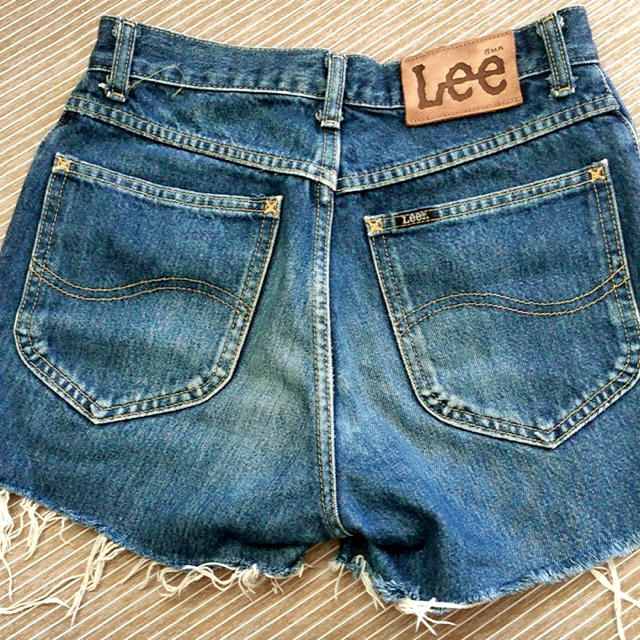 Lee(リー)のLee＊切りっぱなし裾デニム＊ショートパンツ レディースのパンツ(デニム/ジーンズ)の商品写真