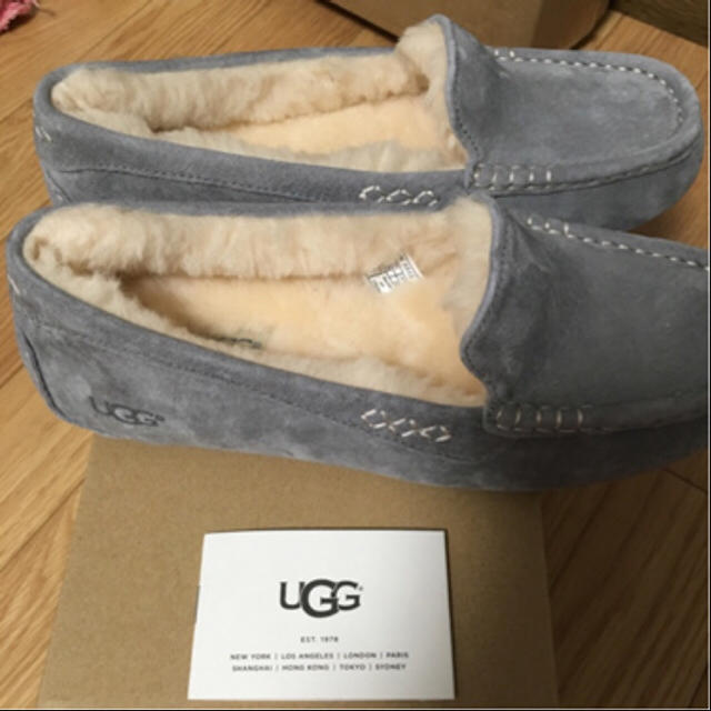 UGG(アグ)のUGG正規品 アンスレー モカシン アグ レディースの靴/シューズ(スリッポン/モカシン)の商品写真