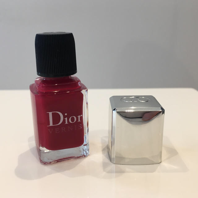 Dior(ディオール)のディオール ヴェルニ 753マヤレッド ネイルエナメル コスメ/美容のネイル(マニキュア)の商品写真