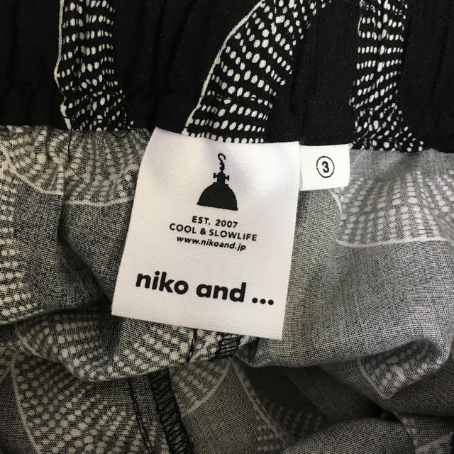 niko and...(ニコアンド)のniko and… 未使用お値下げ レディースのパンツ(クロップドパンツ)の商品写真