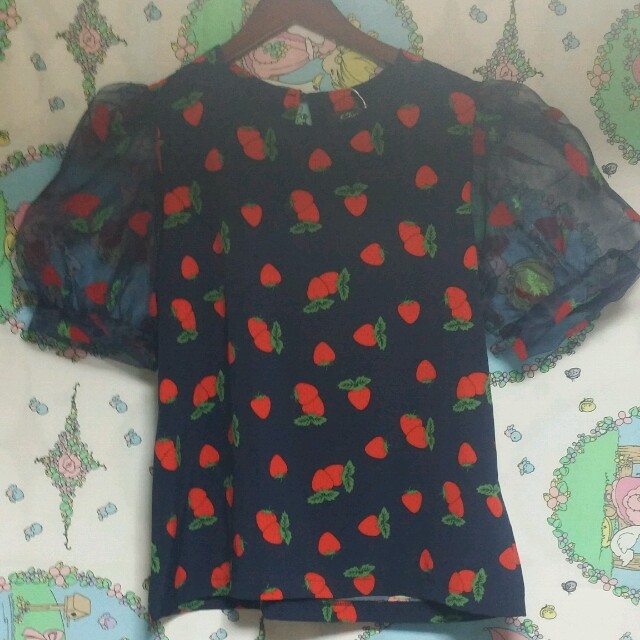 Romantic Standard(ロマンティックスタンダード)のイチゴ柄トップス レディースのトップス(Tシャツ(半袖/袖なし))の商品写真
