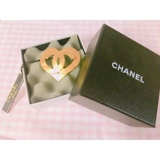 シャネル(CHANEL)の⭐️新品未使用 タグ付⭐️ CHANEL ハートブローチ(ブローチ/コサージュ)