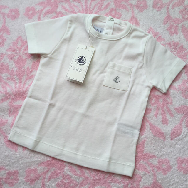 PETIT BATEAU(プチバトー)の☆SALE☆ 新品 プチバトー♡ クルーネック半袖Tシャツ 白 18m 80 キッズ/ベビー/マタニティのベビー服(~85cm)(Ｔシャツ)の商品写真