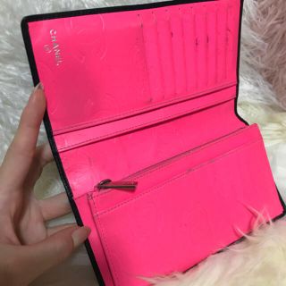 CHANEL カンボンライン長財布 マトラッセココマーク 黒×白×ピンク